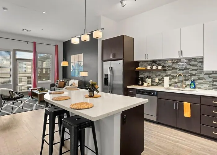 Modern Town Cozysuites *